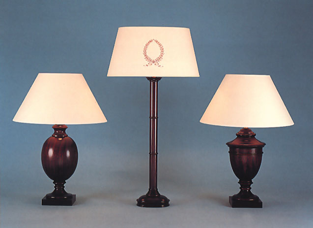 Felbrigg / Oval foot / Holkham Mahogany, lamp bases with 14" shade and self coloured trim.